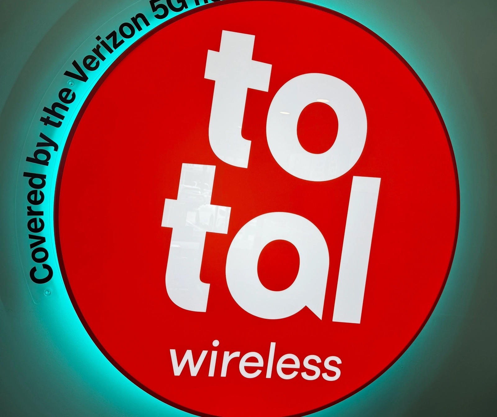 Total Wireless 店内标识
